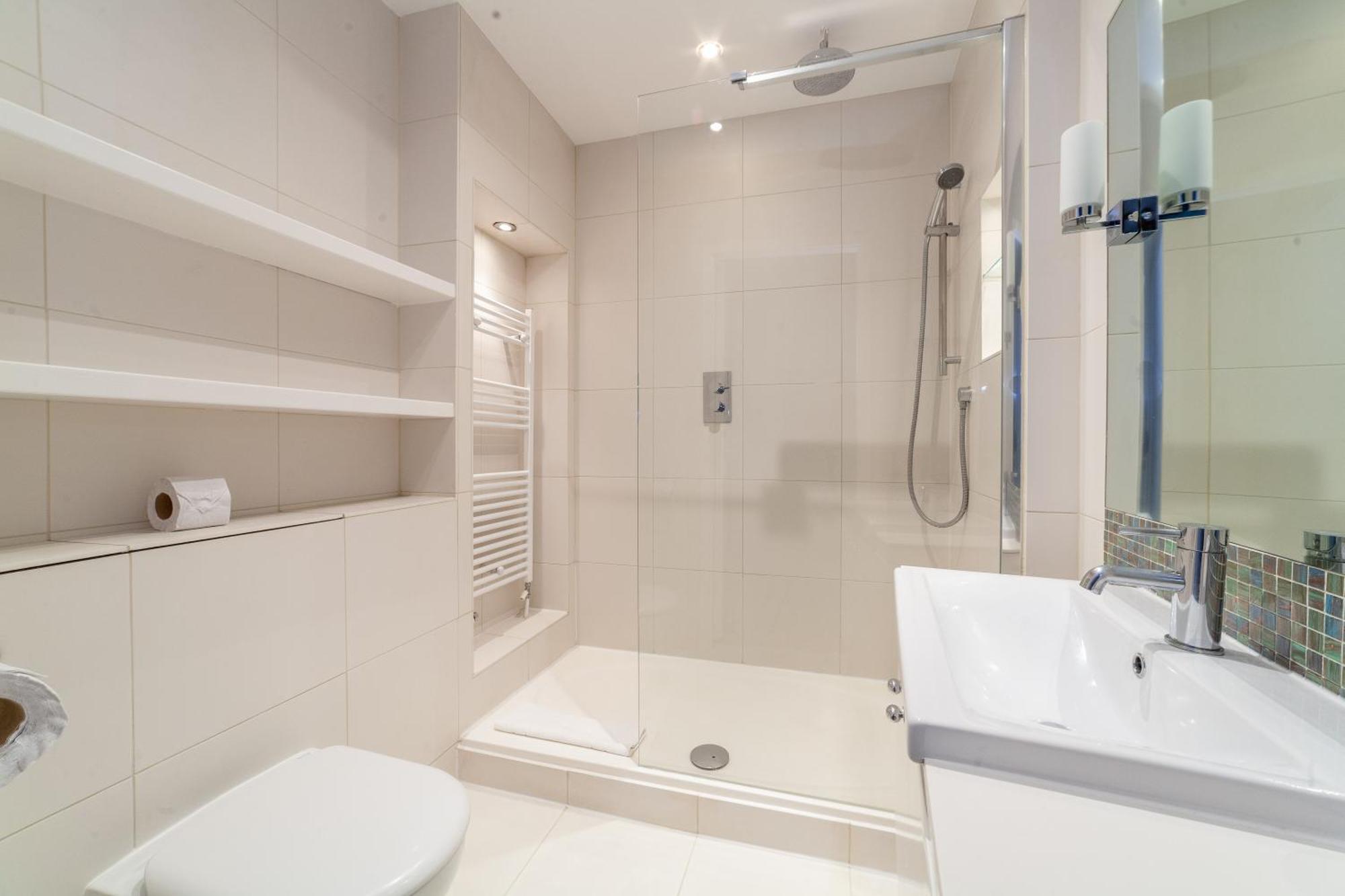 Elegance & Chic Design - 2-Bedroom Haven London Exteriör bild